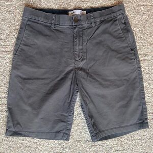 Old Navy Men's Charcoal  ultimate tech, slim built in flex shorts